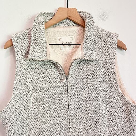 Altar'd State Sherpa Knitted Zip Up Vest White Size L - Picture 3 of 7